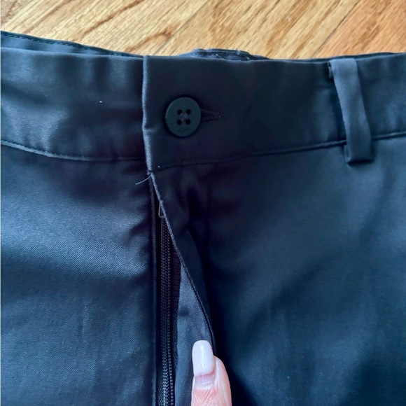 Nike Dri-Fit Golf Performance Black Flat Front Shorts - size 34 - Picture 3 of 8